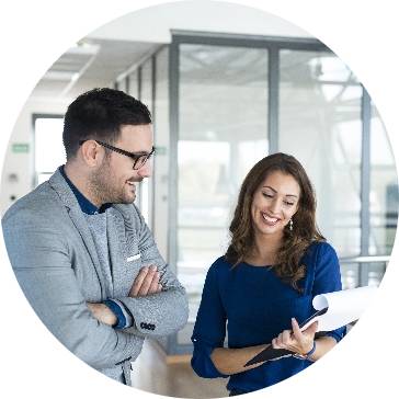 Techpullers mobile app development team in Kochi discussing app launch and sharing updates with a client